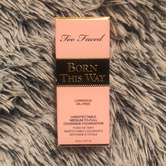 Too Faced Born This Way in the shade Honey - Picture 1 of 3